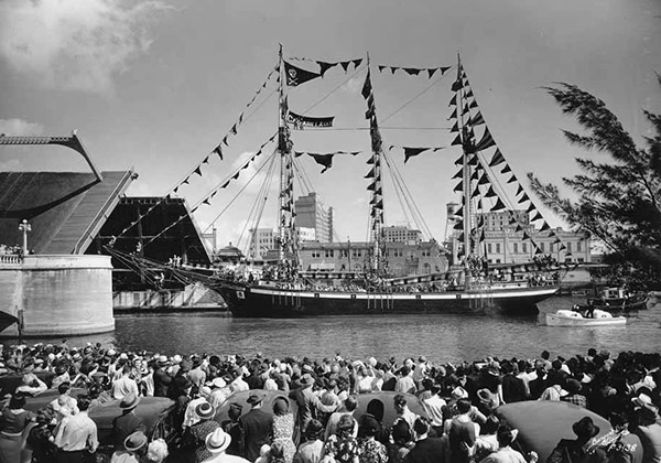 Gasparilla ship entering bridge.